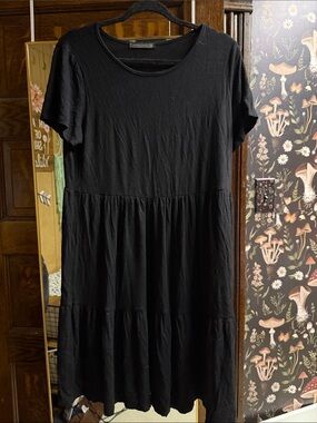 Black Tiered Short Sleeve Midi Dress size Large